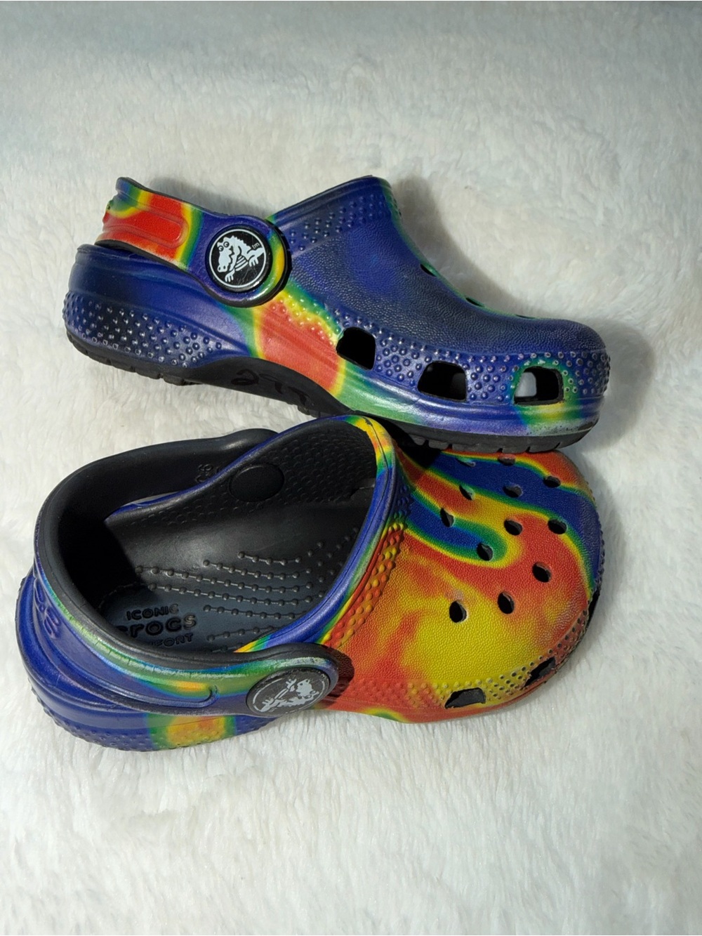 CROCS Kids Clog in Rainbow Swirl (Blue, Green, Yellow, Red) - Picture 2 of 5